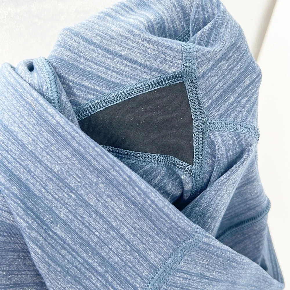 NOBULL Blue Space Dyed Capri Leggings size Medium - Picture 5 of 8